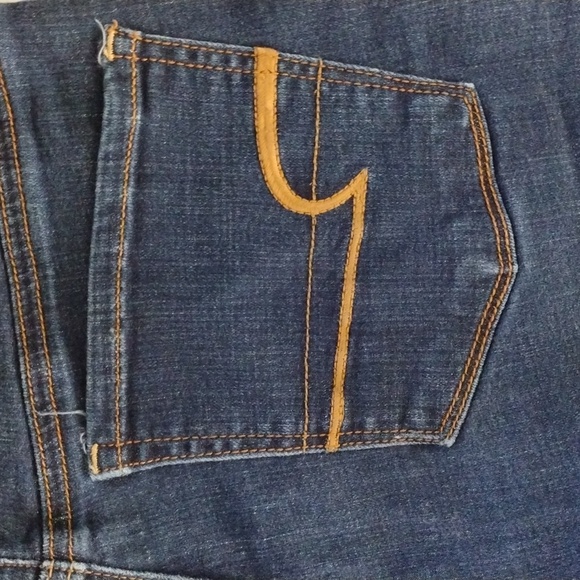 American Eagle Outfitters jean shorts. - Picture 2 of 10